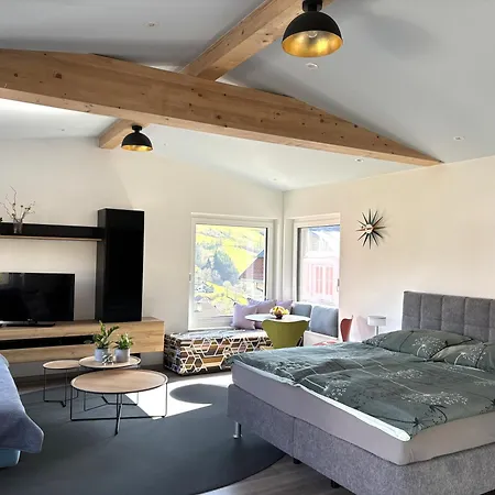 Zur Schnapsstraße *